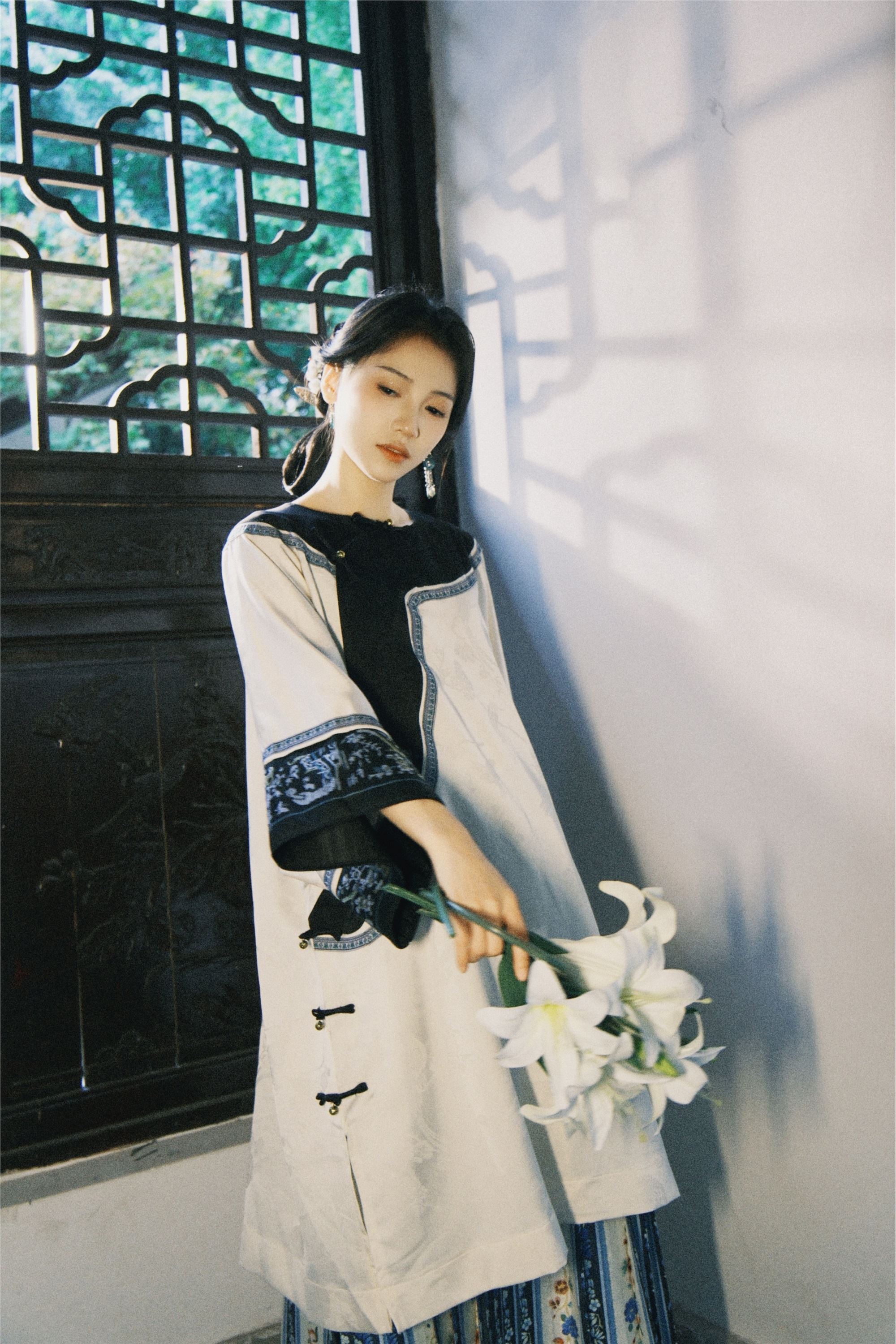 YITUYU艺图语 2025.01.12 锁清秋 珠珠